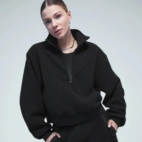 ALO Yoga Jackets & Blazers - All Black Half-Zip Sherpa Fleece Pullover Jacket